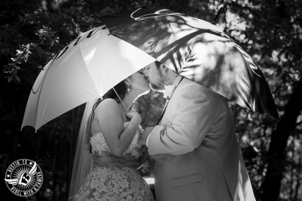 Austin Wedding Pictures at Zilker Botanical Gardens" src="http://www.rebelwithacamera.com/wp-content/uploads/2015/09/austin-wedding-pictures-at-zilker-botanical-gardens-1.jpg" alt="Austin Wedding Pictures at Zilker Botanical Gardens