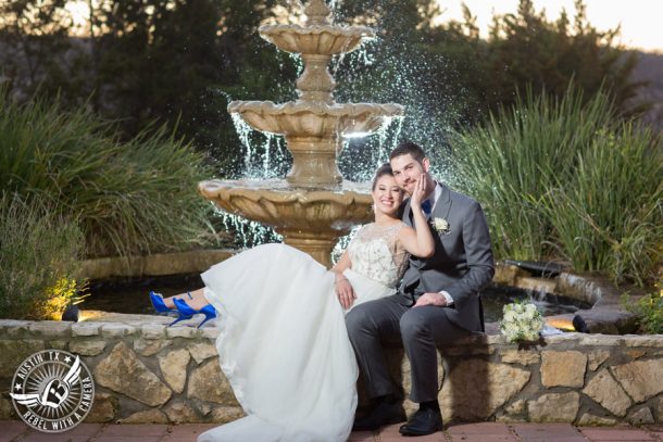 Beautiful wedding pictures on Lake Travis